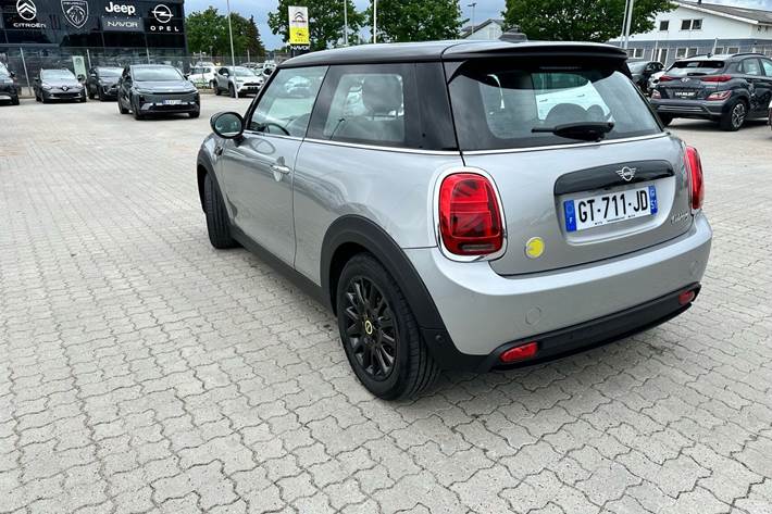 Grå Mini Cooper fra 2023