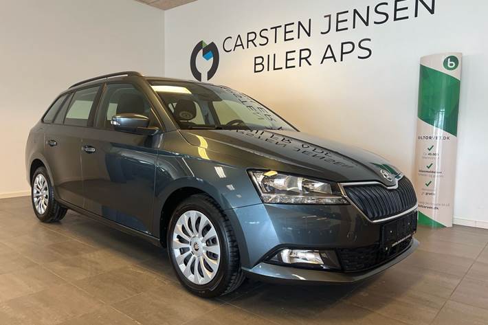 Grå Skoda Fabia fra 2021