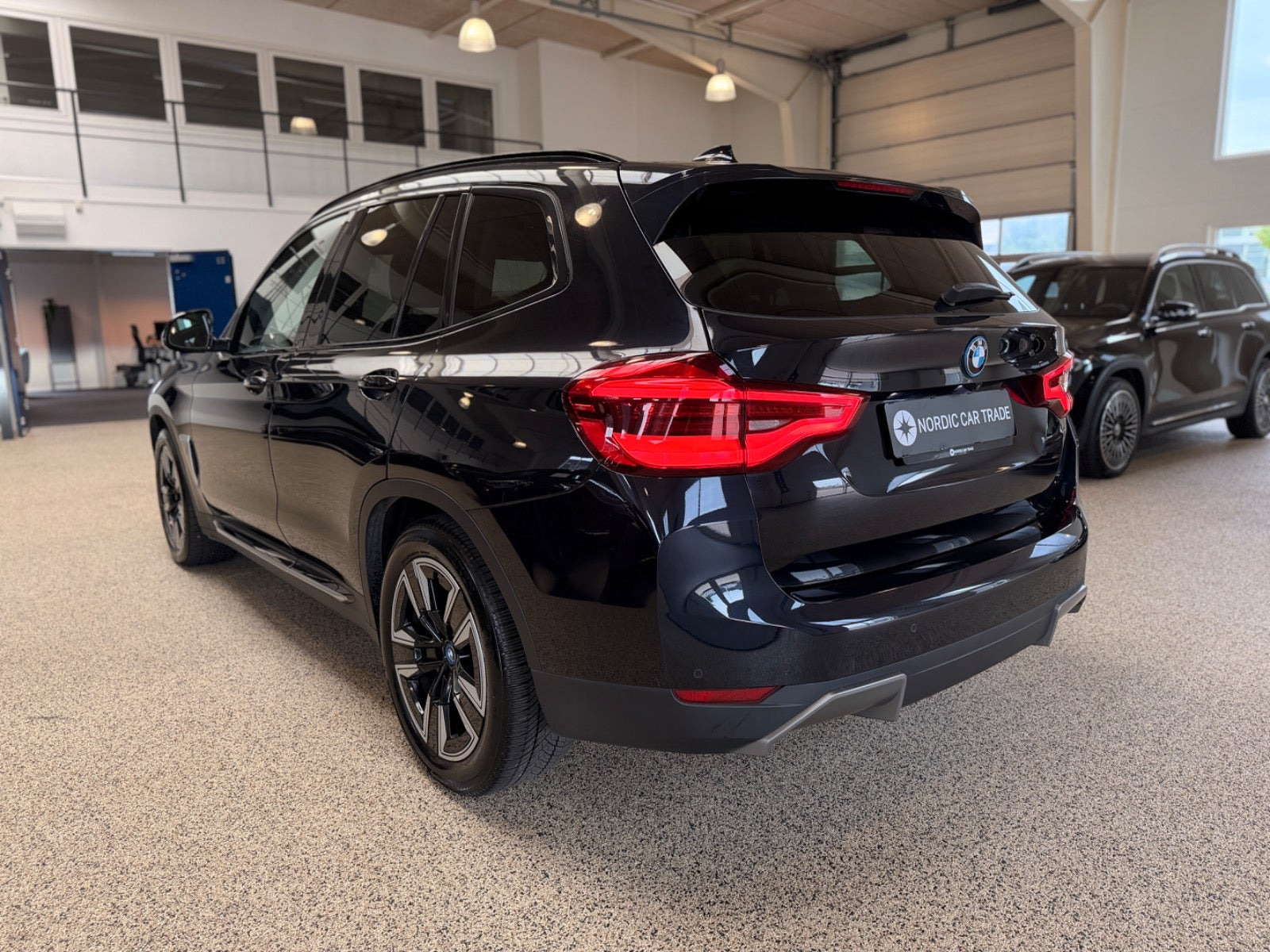 Sort BMW iX3 fra 2021