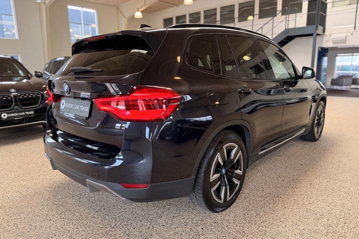 Sort BMW iX3 fra 2021