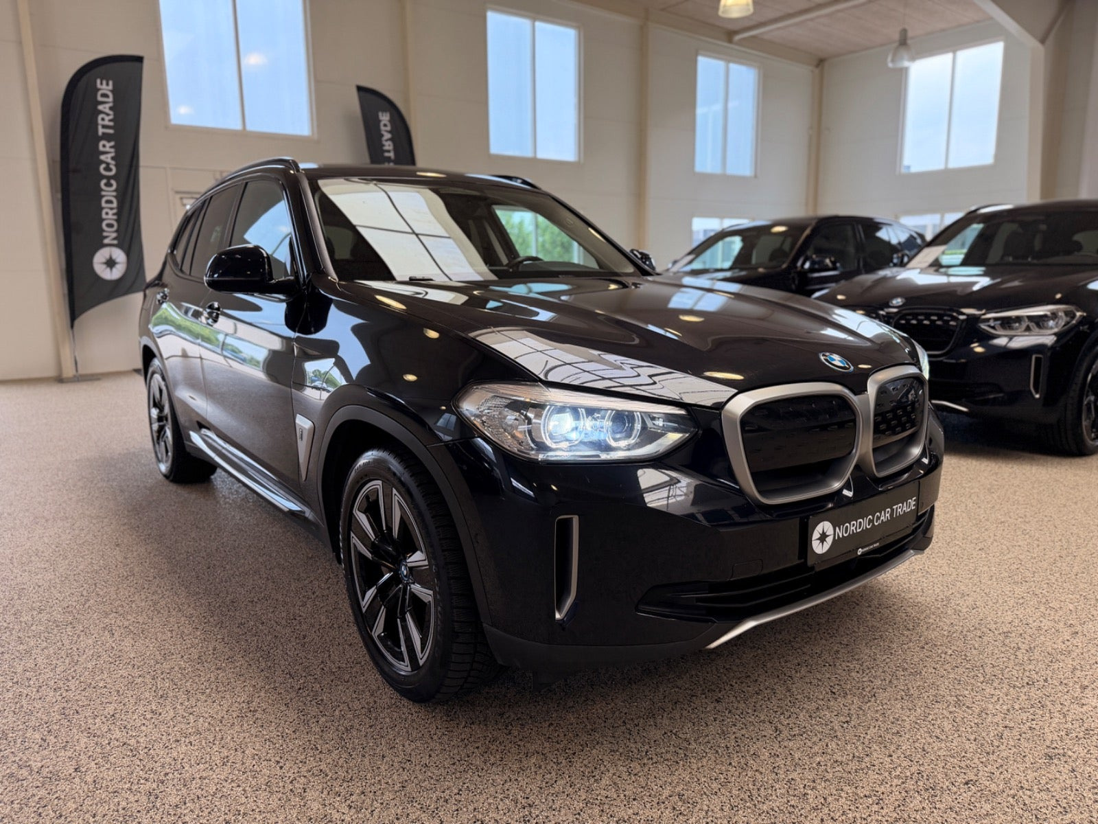 Sort BMW iX3 fra 2021