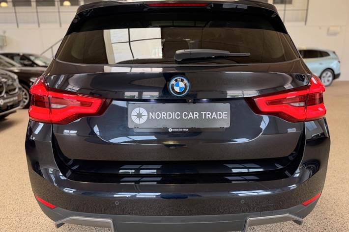 Sort BMW iX3 fra 2021