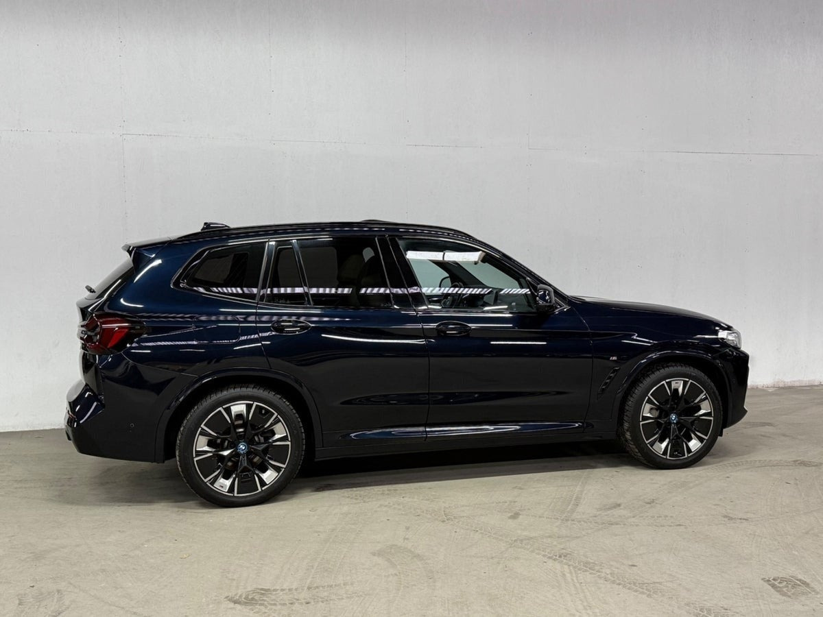 Sort BMW iX3 fra 2022