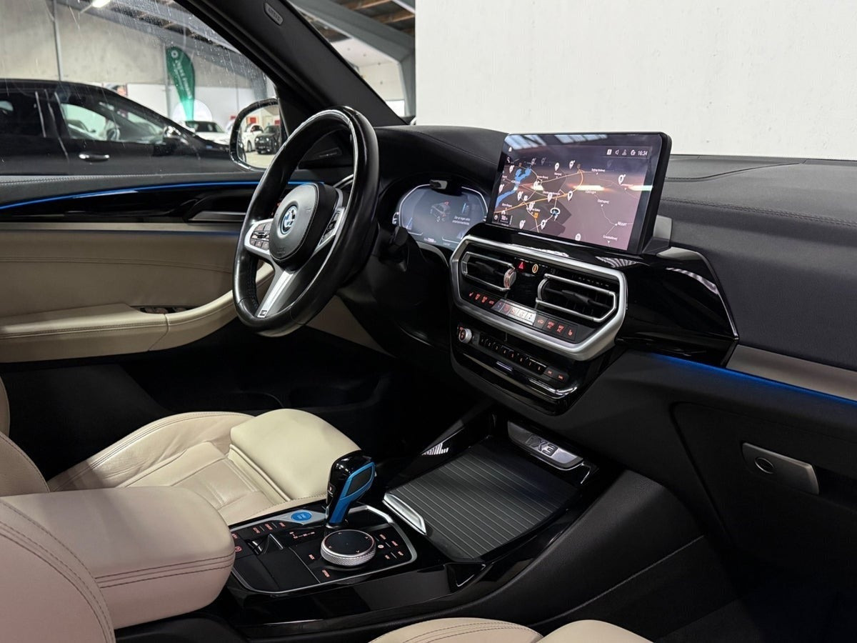Sort BMW iX3 fra 2022