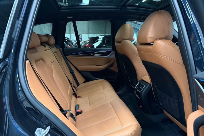 Sort BMW iX3 fra 2022