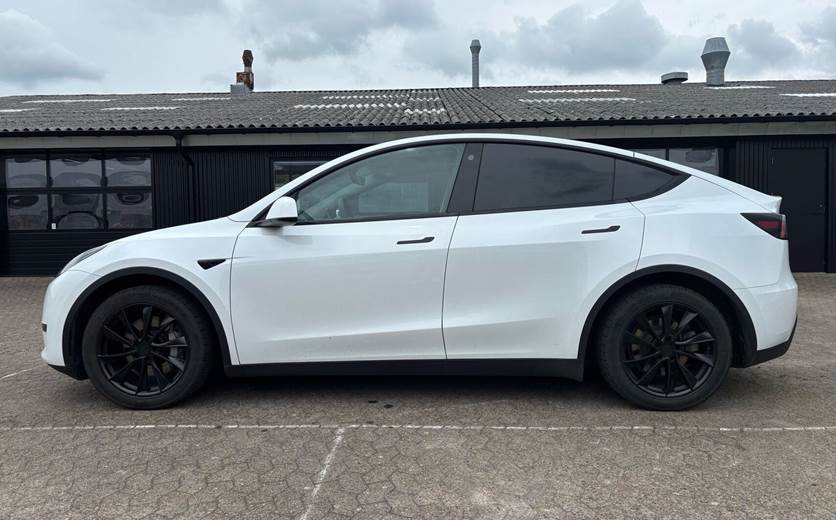 Tesla Model Y RWD