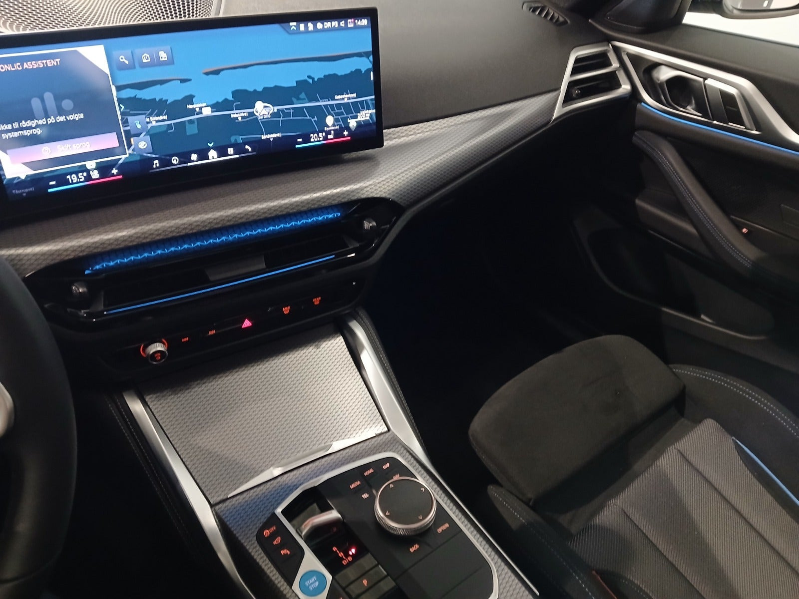 Grå BMW i4 fra 2025