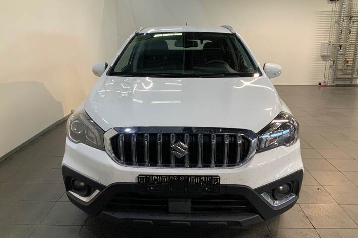 Hvid Suzuki S-Cross fra 2018