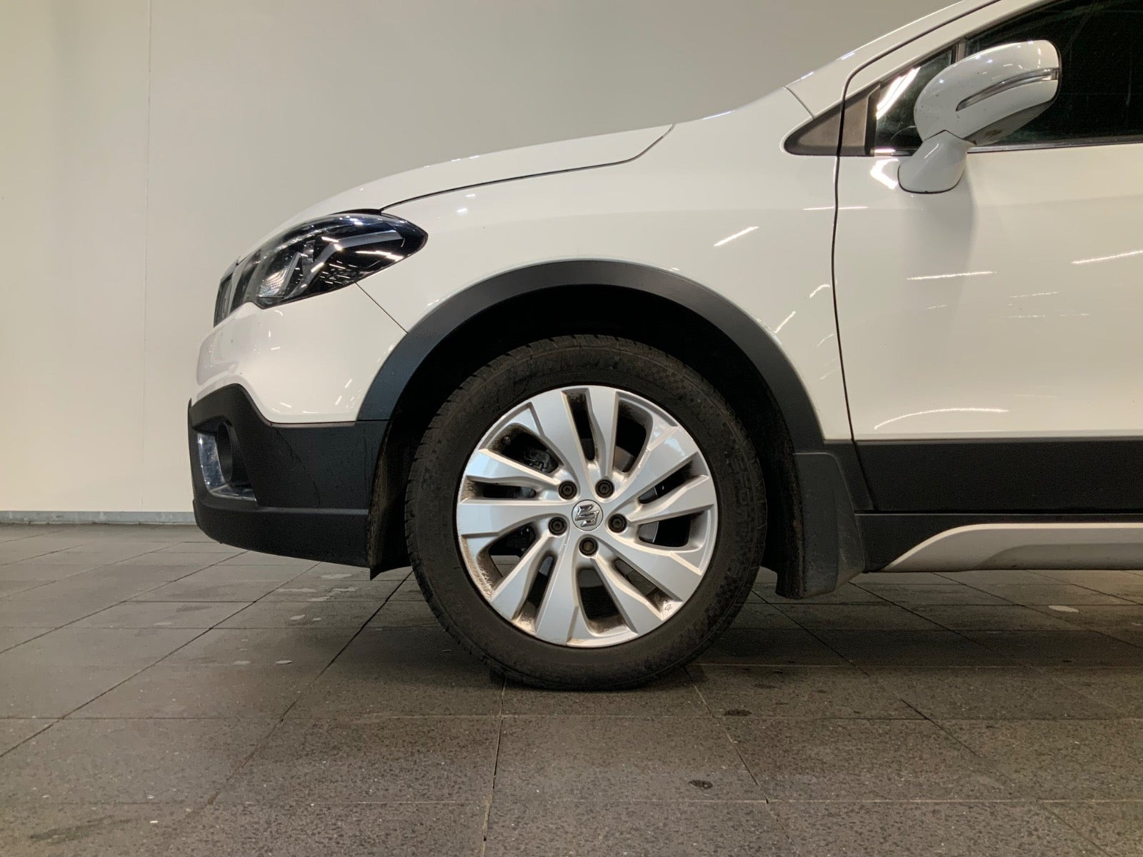 Hvid Suzuki S-Cross fra 2018