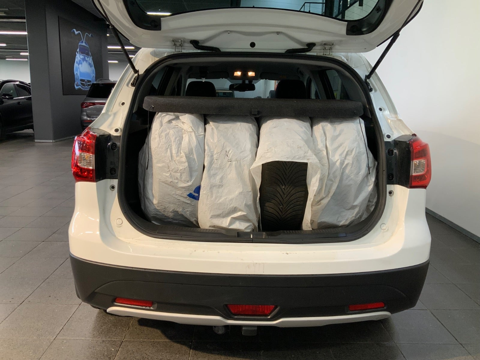 Hvid Suzuki S-Cross fra 2018