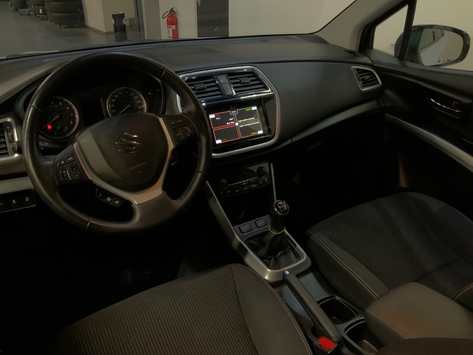 Hvid Suzuki S-Cross fra 2018