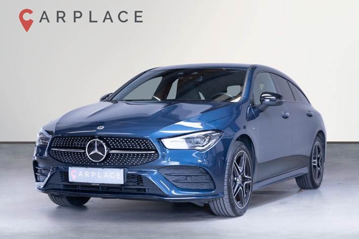 Blå Mercedes CLA250 e fra 2021