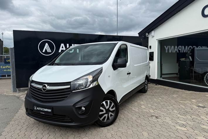 Hvid Opel Vivaro fra 2019