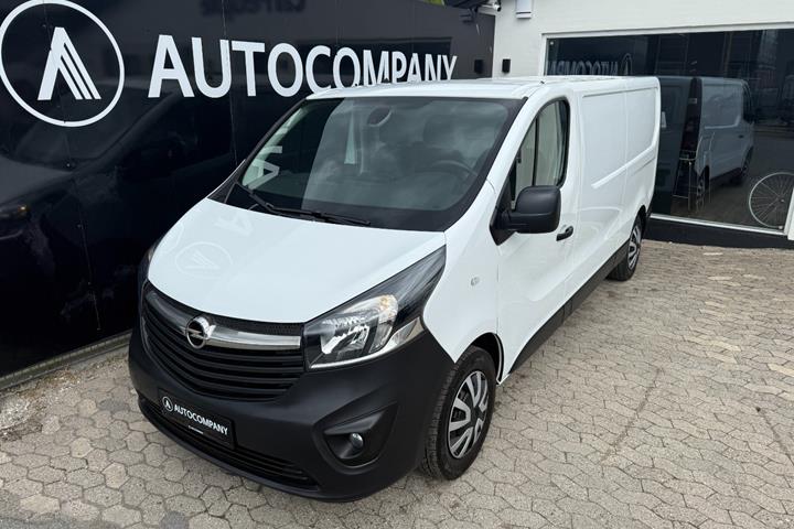 Hvid Opel Vivaro fra 2019