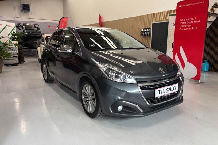 Grå Peugeot 208 fra 2016