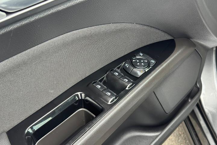 Grå Ford Mondeo fra 2015