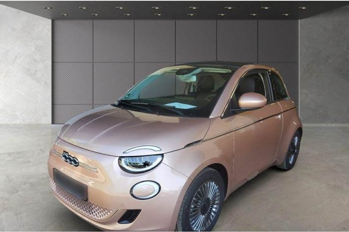Rød Fiat 500e fra 2023