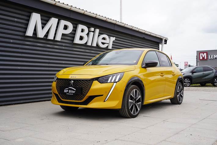 Gul Peugeot e-208 fra 2022