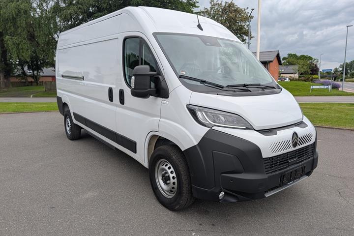 Hvid Citroën ë-Jumper 35H fra 2024