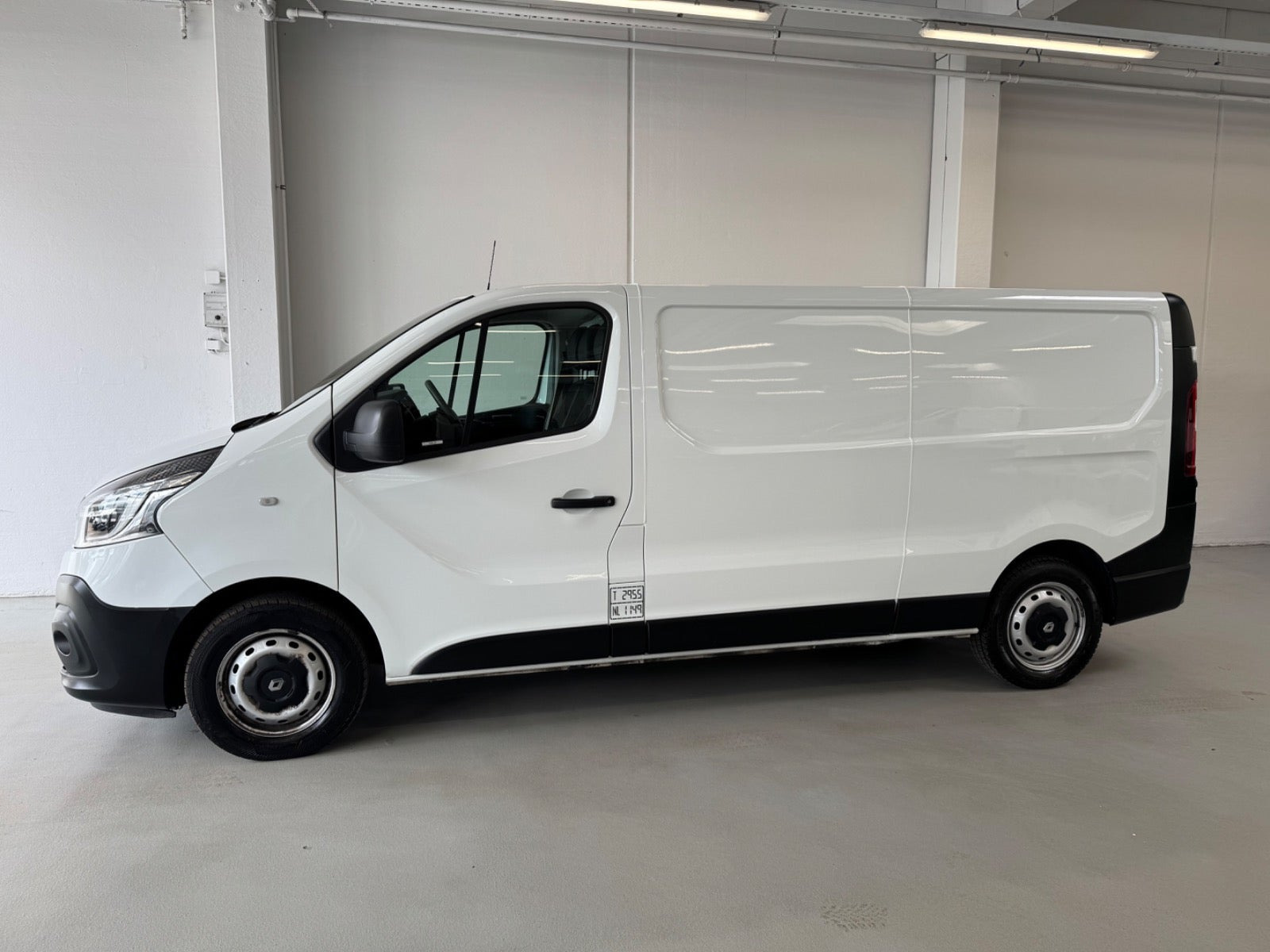 Hvid Renault Trafic T29 fra 2019