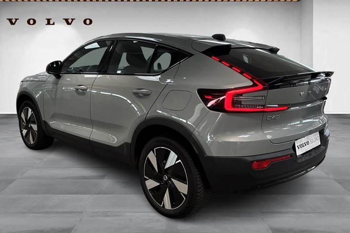 Grå Volvo C40 fra 2024