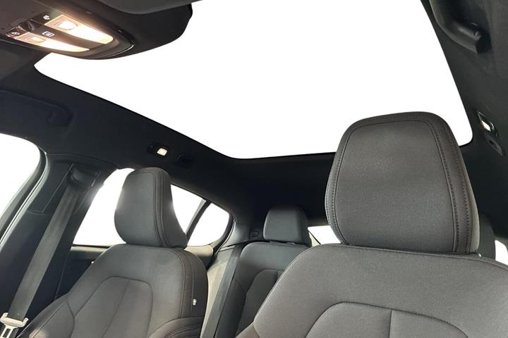 Grå Volvo C40 fra 2024
