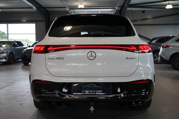 Hvid Mercedes EQS450 SUV fra 2025