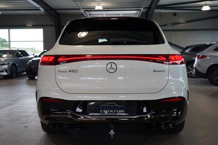 Hvid Mercedes EQS450 SUV fra 2025