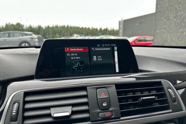 undefined BMW 330e fra 2018