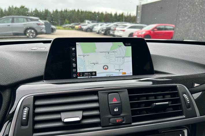 undefined BMW 330e fra 2018