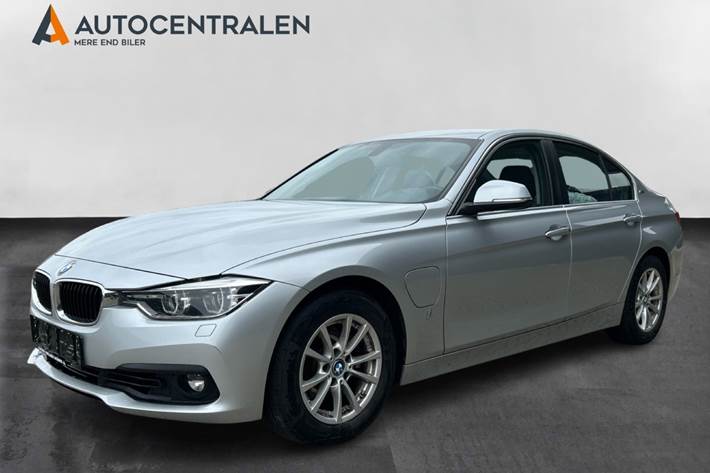 undefined BMW 330e fra 2018 set udefra