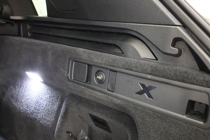 Hvid BMW X5 fra 2023