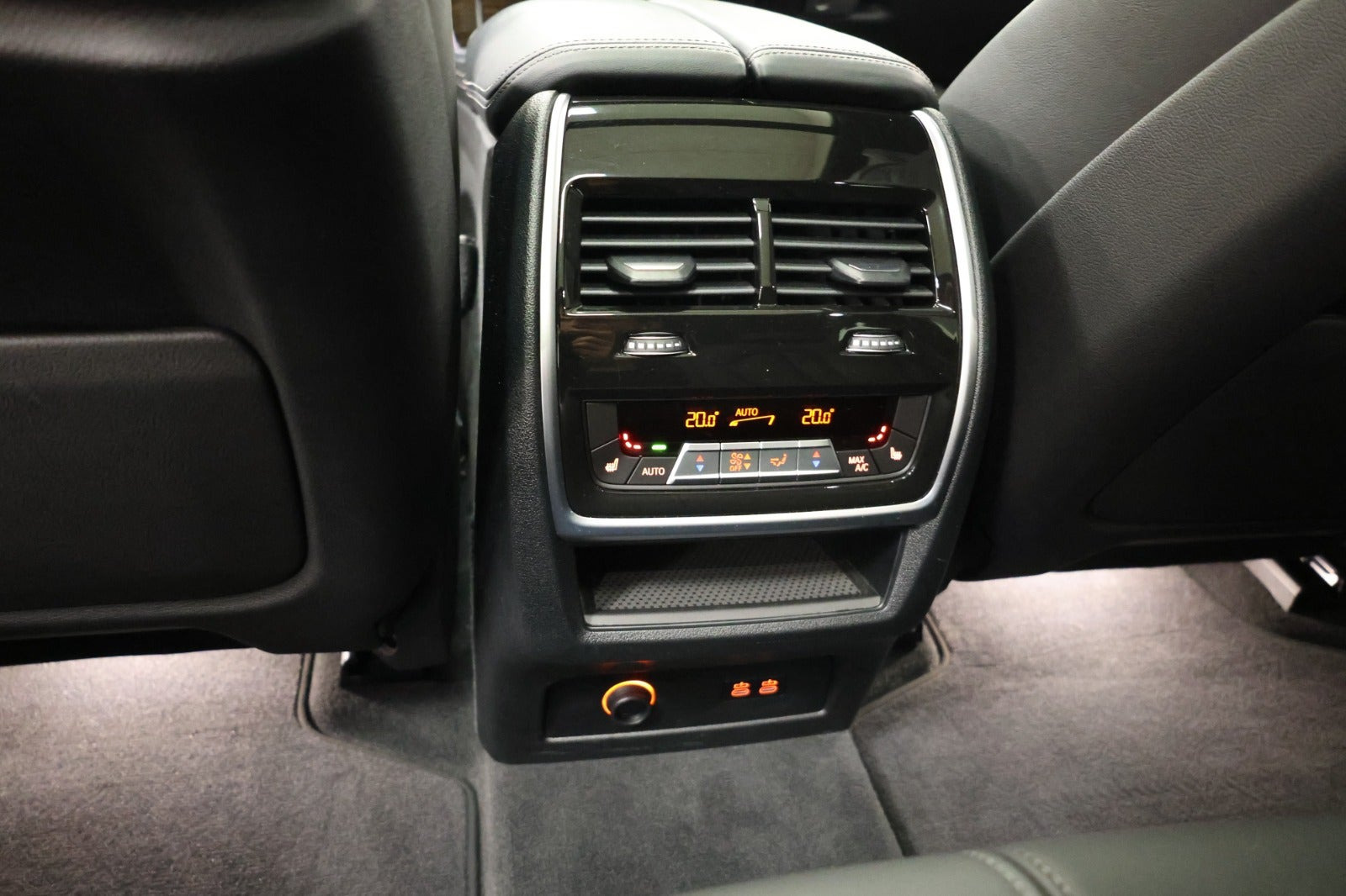 Hvid BMW X5 fra 2023