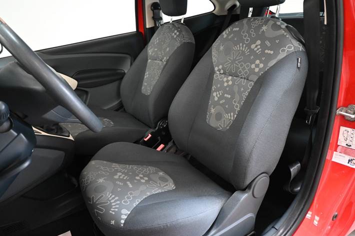 Rød Ford Ka fra 2014