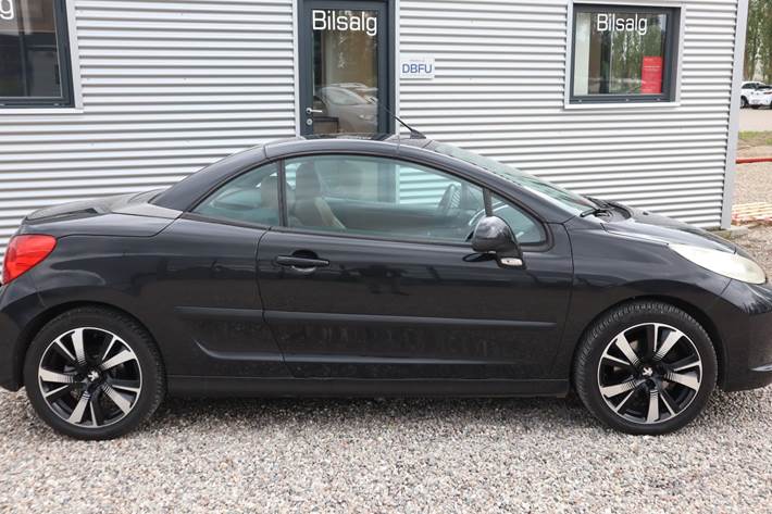 Sort Peugeot 207 fra 2007