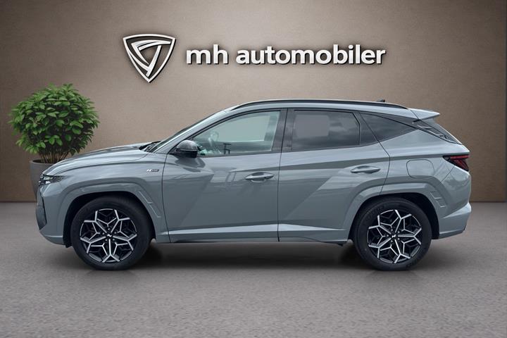 Grå Hyundai Tucson fra 2022