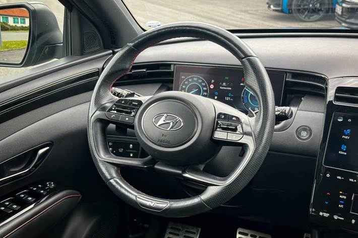 Grå Hyundai Tucson fra 2022