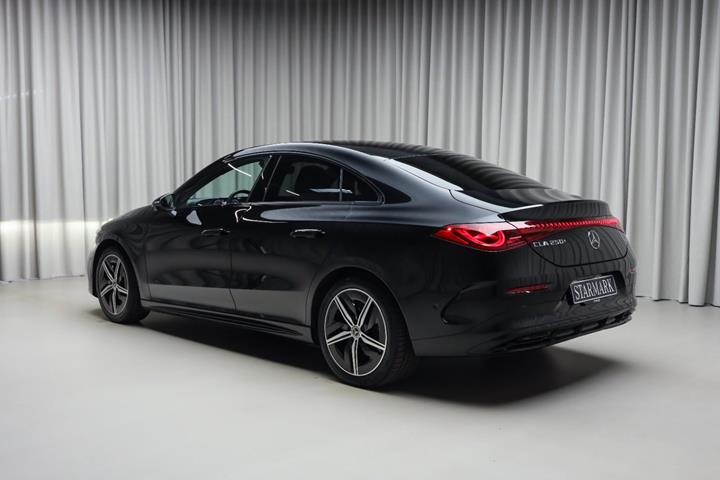 Sort Mercedes CLA250+ fra 2025