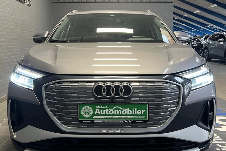 Grå Audi Q4 e-tron fra 2022