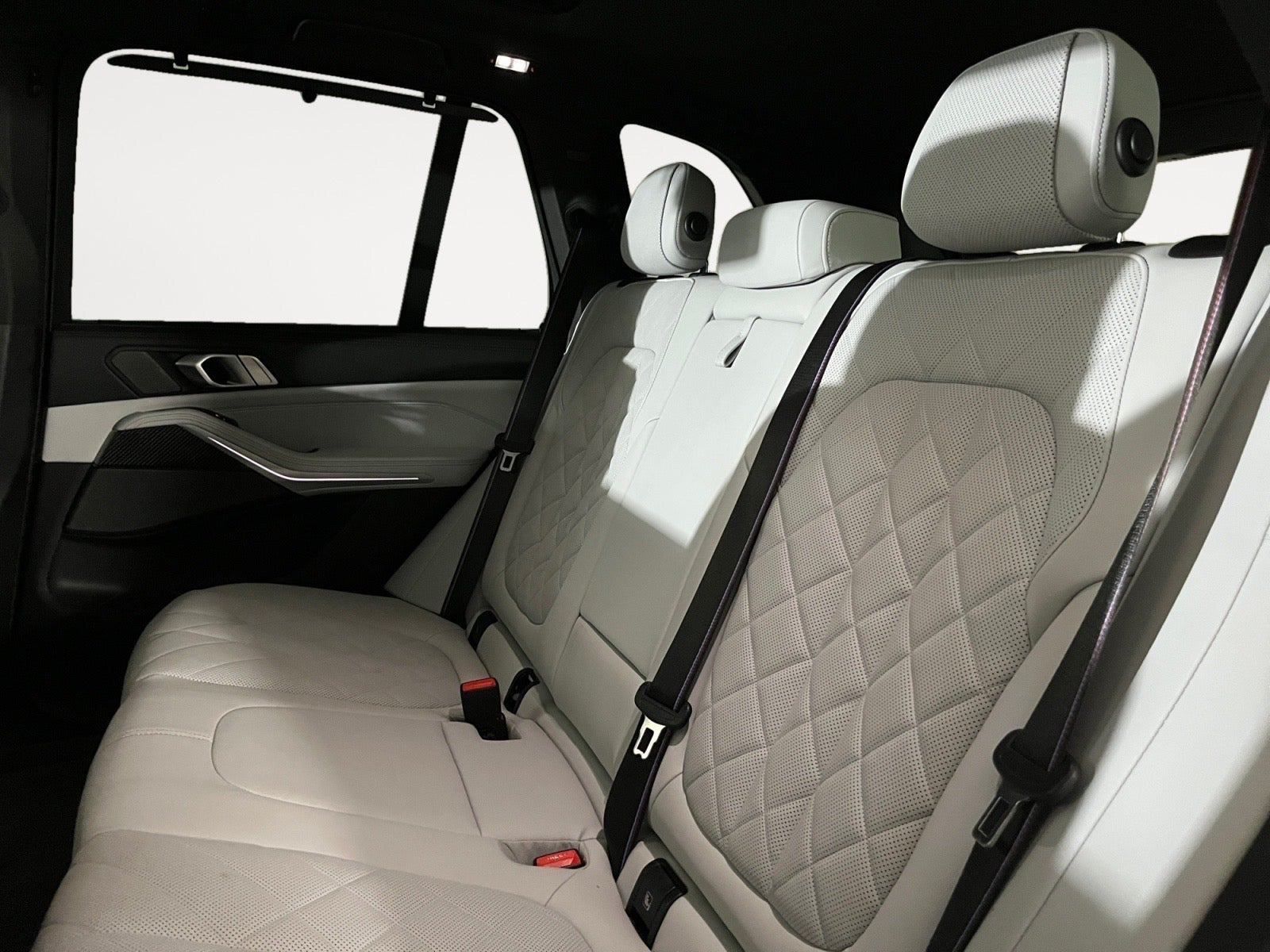 Grå BMW X5 fra 2025