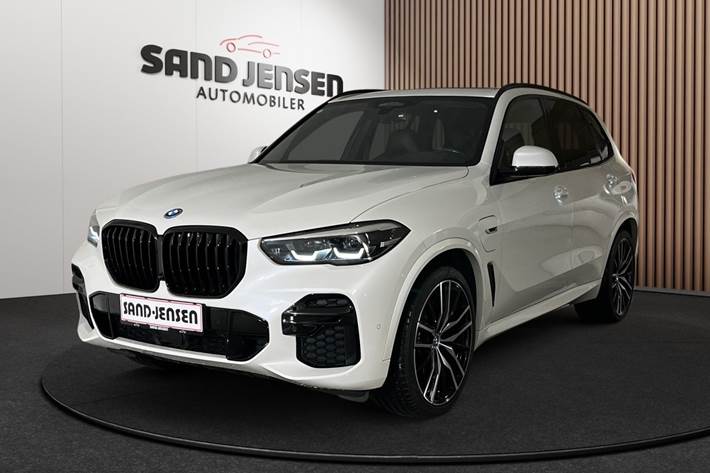 Hvid BMW X5 fra 2023