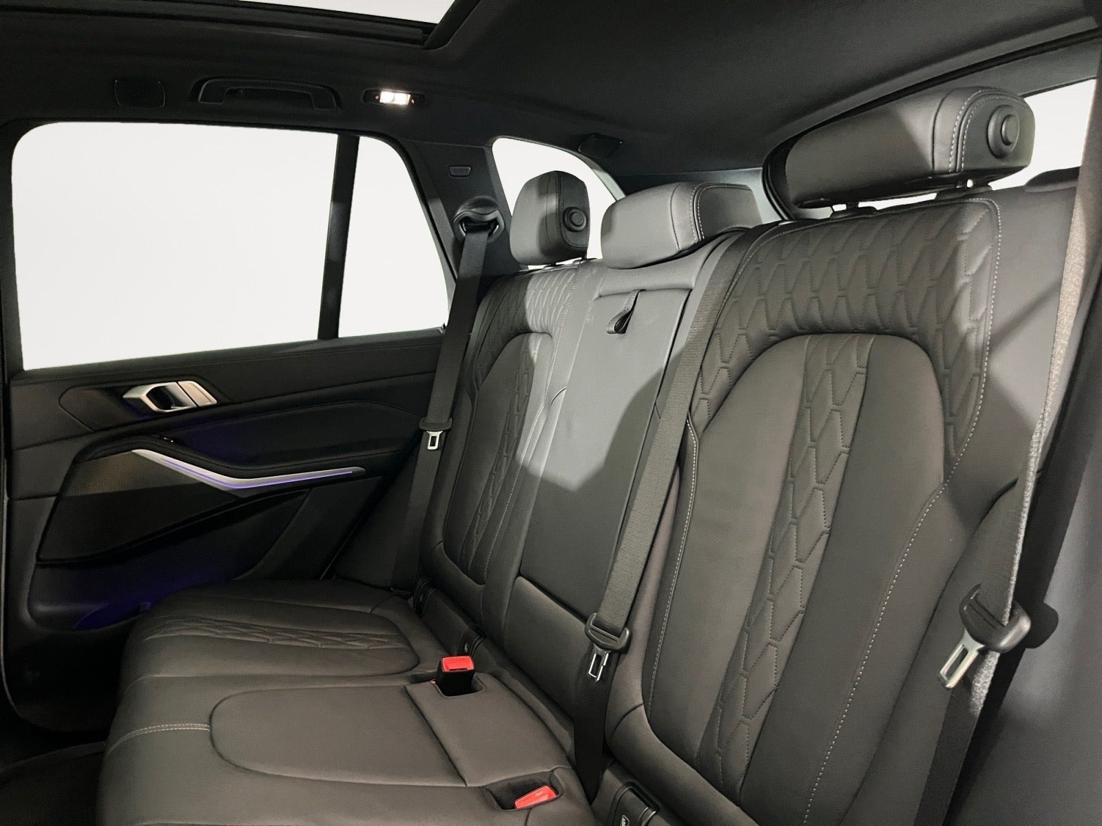 Hvid BMW X5 fra 2023