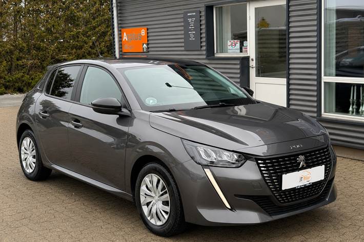 Grå Peugeot 208 fra 2023