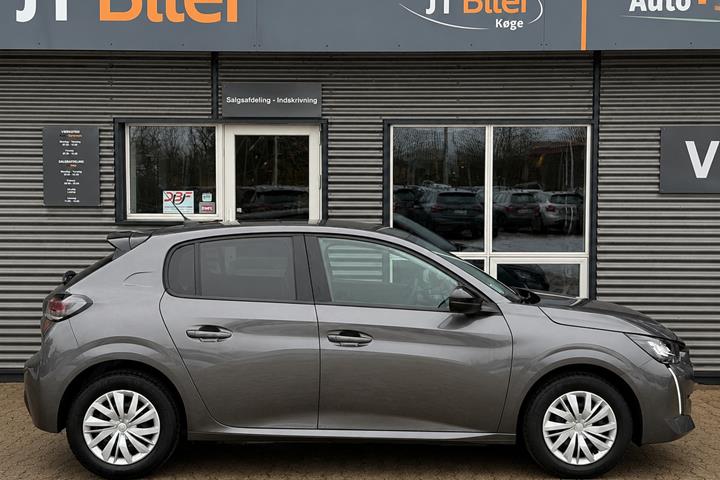 Grå Peugeot 208 fra 2023