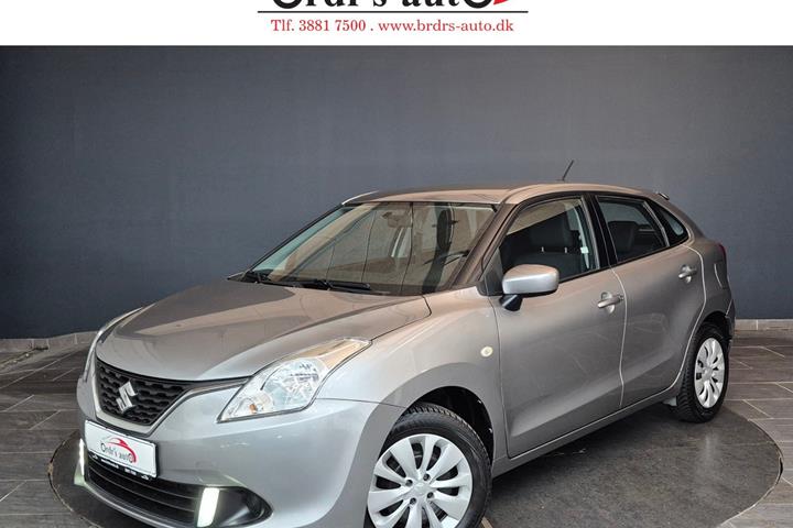 Grå Suzuki Baleno fra 2019 set udefra