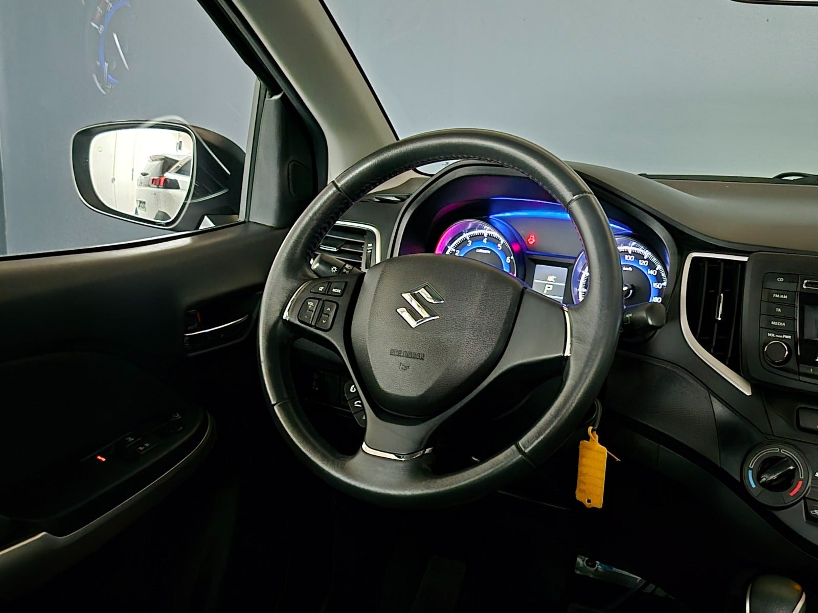 Grå Suzuki Baleno fra 2019