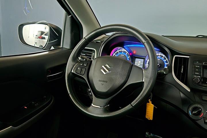 Grå Suzuki Baleno fra 2019