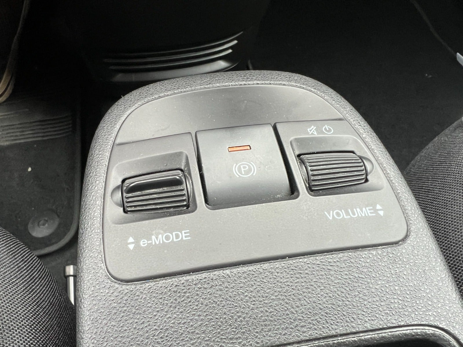 Hvid Fiat 500e fra 2023