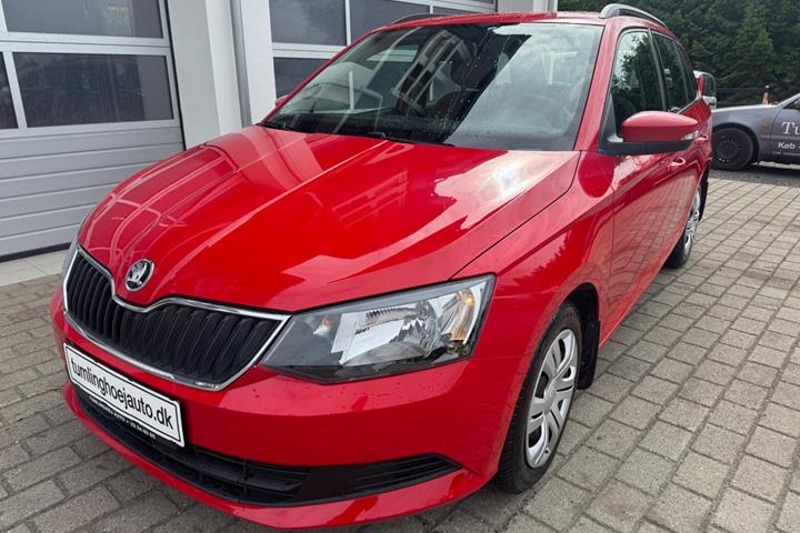 Rød Skoda Fabia fra 2016