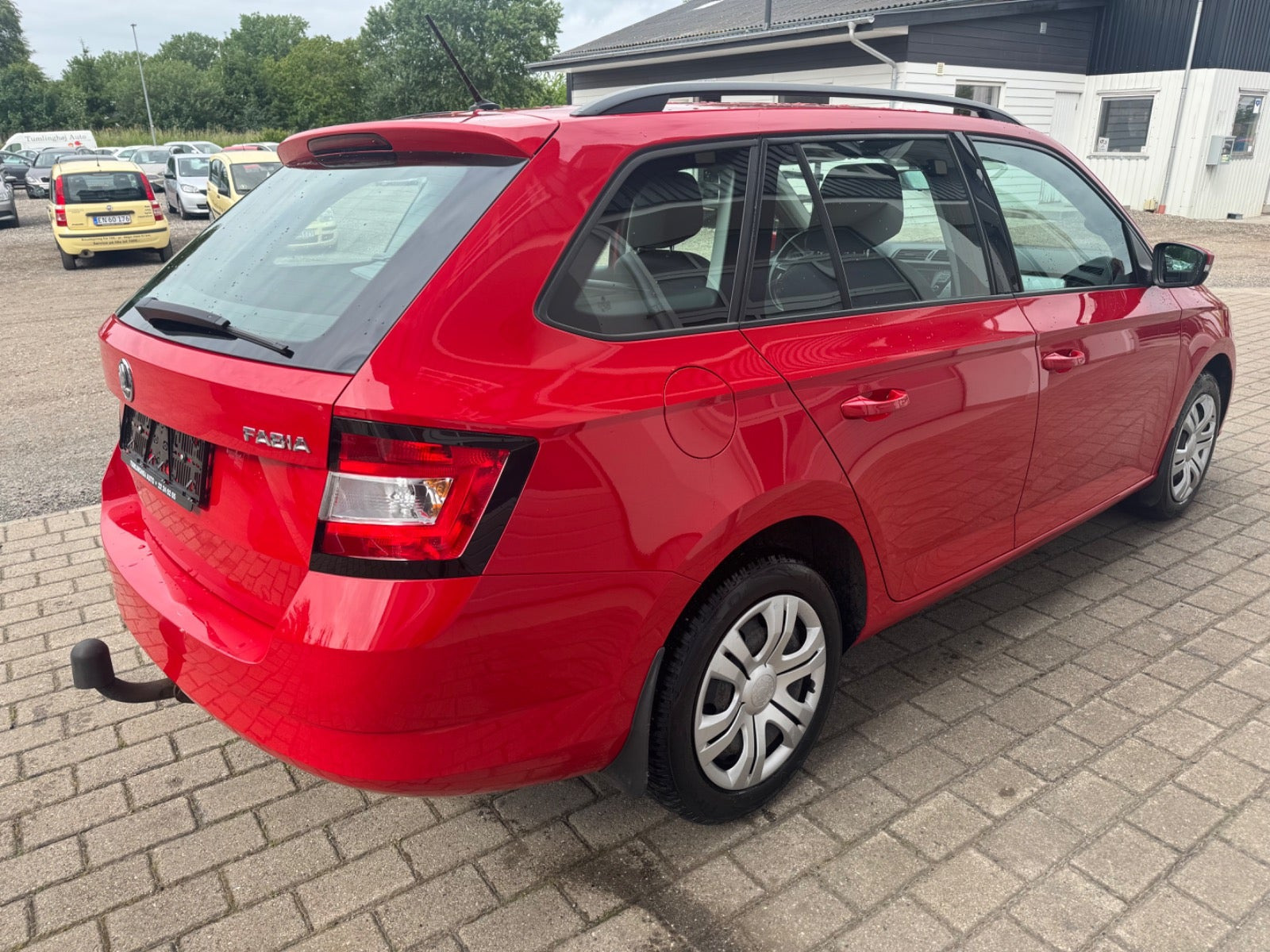 Rød Skoda Fabia fra 2016